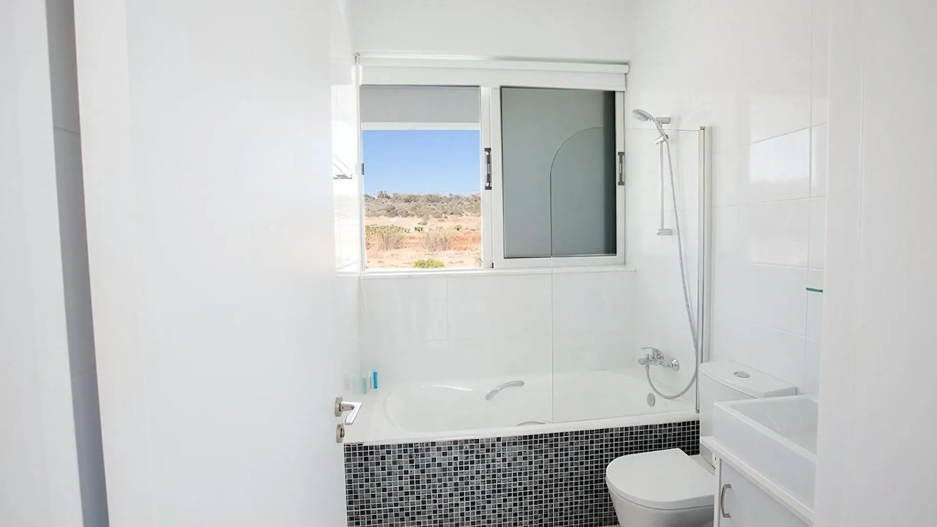 Villa Ochosto Selene - Stunning 5 Bedroom Protaras Villa With Private Pool - Close To The Beach